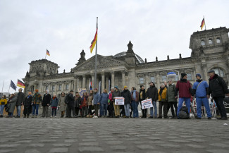 Hand in Hand gegen Rechts – Demonstration 3.2.2024 in Berlin